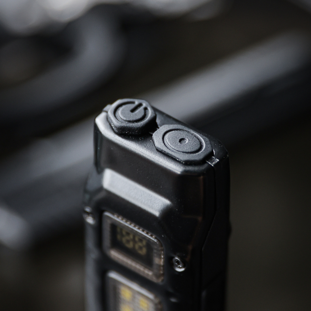 Tactical Flashlight Blade 1500ルーメン EDC27